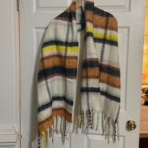Aerie Soft Plaid Scarf in Cream and Black